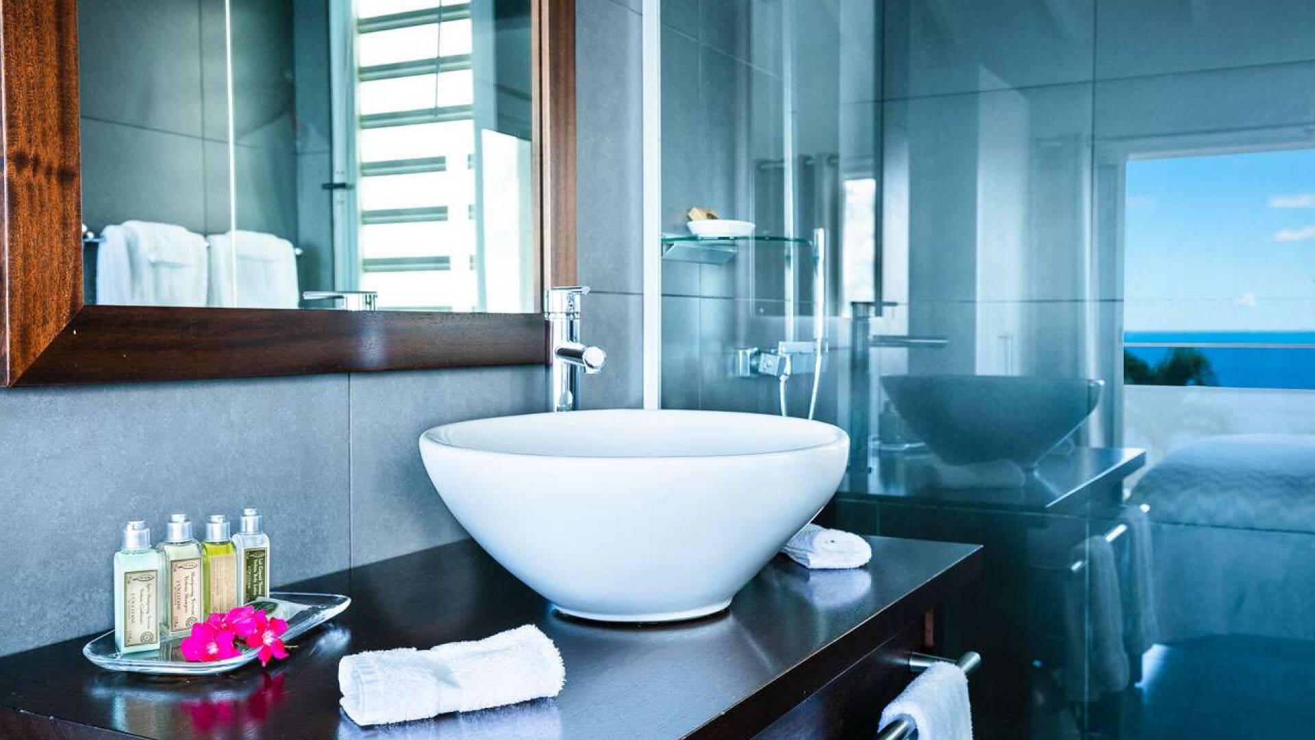 Bathroom at WV GGL, Gouverneur, St. Barthelemy
